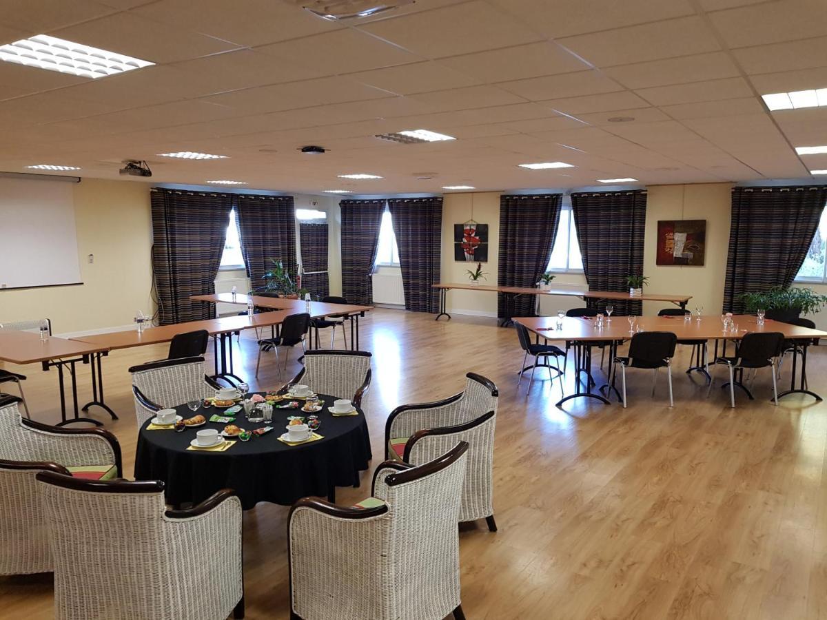 Brit Hotel Essentiel Pontivy Robic Экстерьер фото