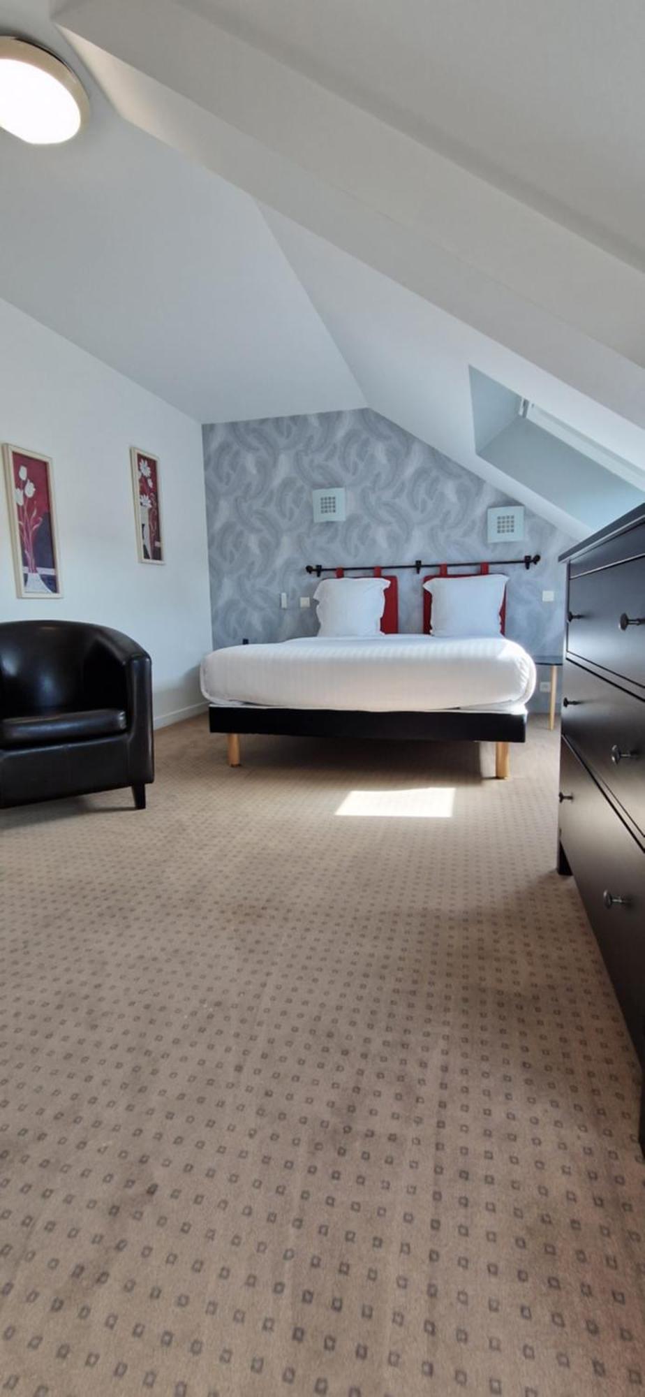 Brit Hotel Essentiel Pontivy Robic Экстерьер фото