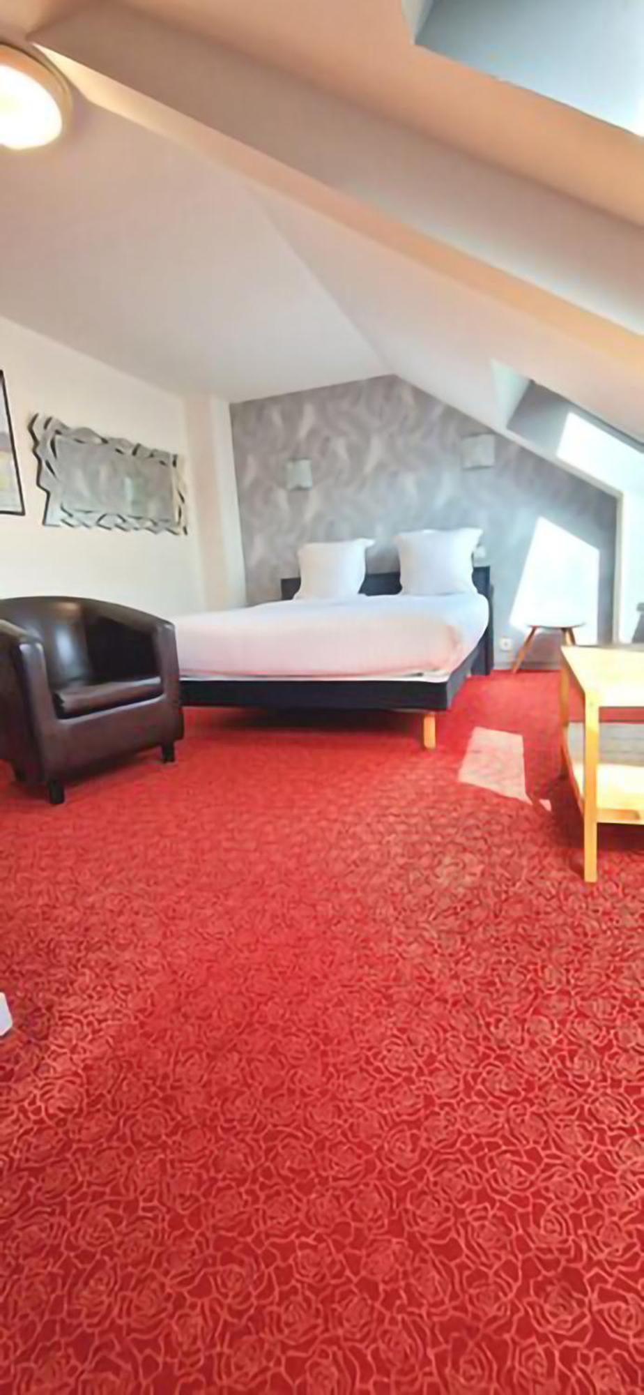 Brit Hotel Essentiel Pontivy Robic Экстерьер фото
