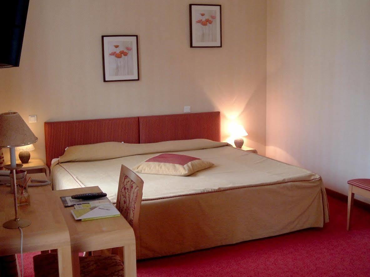 Brit Hotel Essentiel Pontivy Robic Экстерьер фото